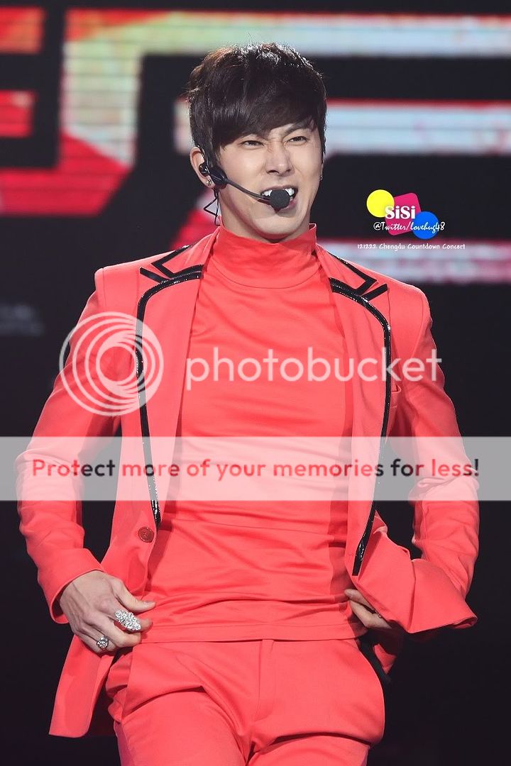 [22.12.12][Pics] Yunho - Sichuan TV New Year's Eve Concert 24d07ma