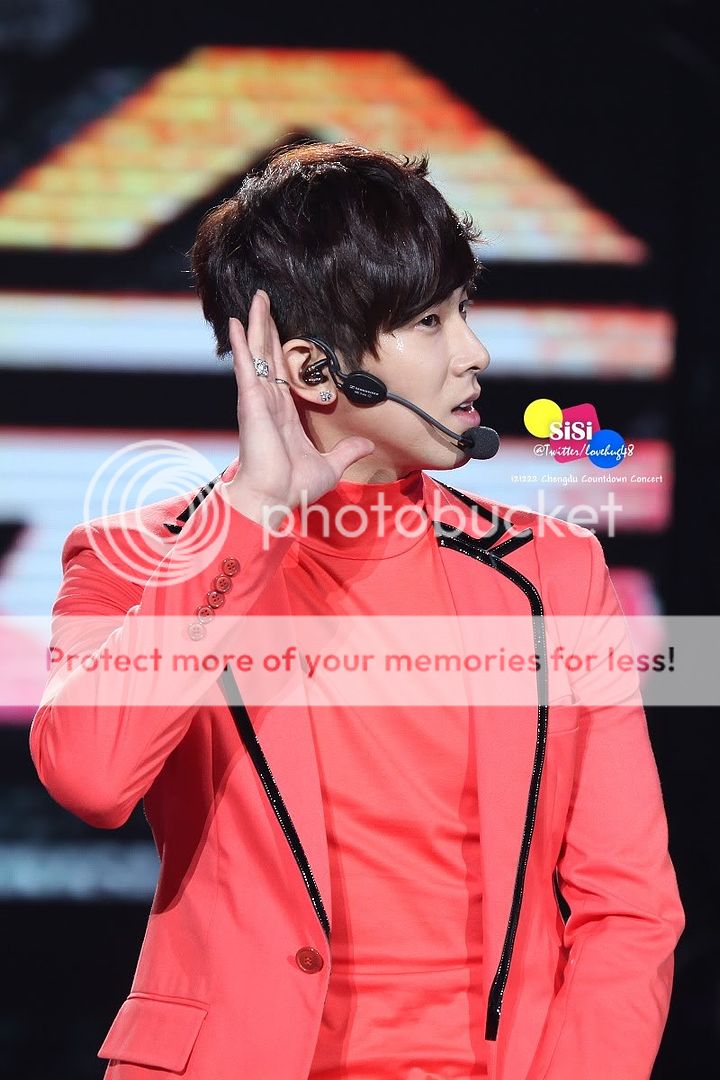 [22.12.12][Pics] Yunho - Sichuan TV New Year's Eve Concert 2ldc206