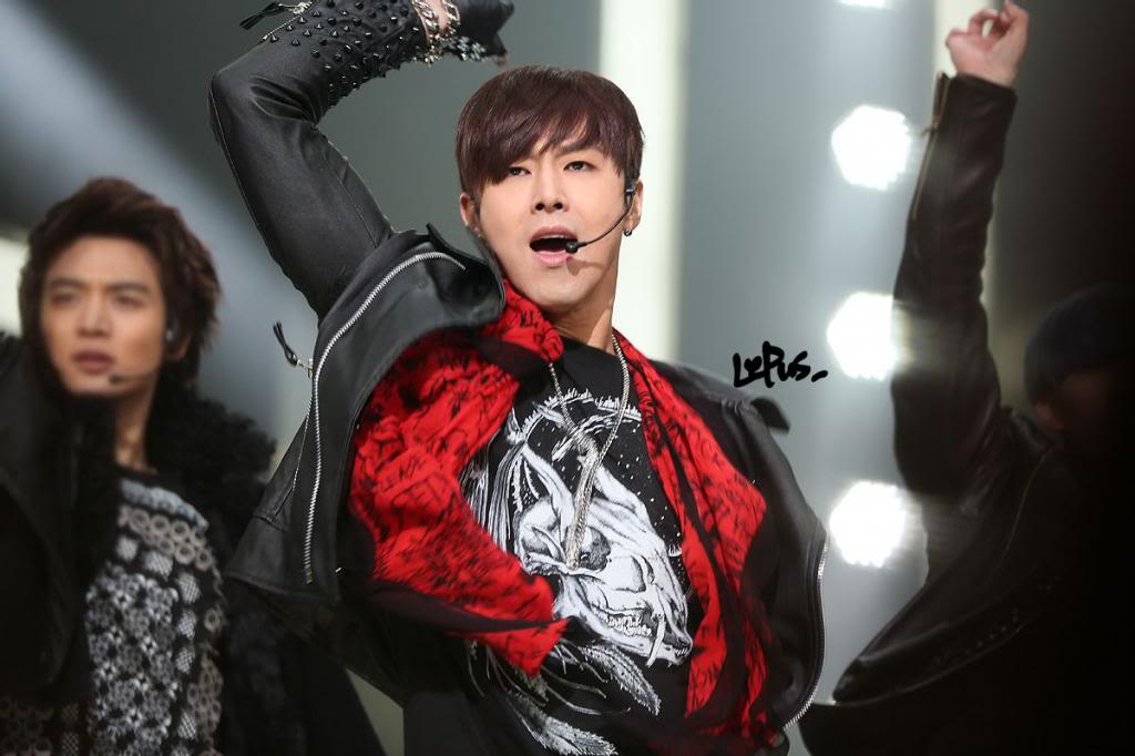 [29.12.12][Pics+Gifs] Yunho - SBS Gayo Daejun 3abacc95d143ad4bb4f1d21d82025aafa60f069d_zps0c9ba8ae