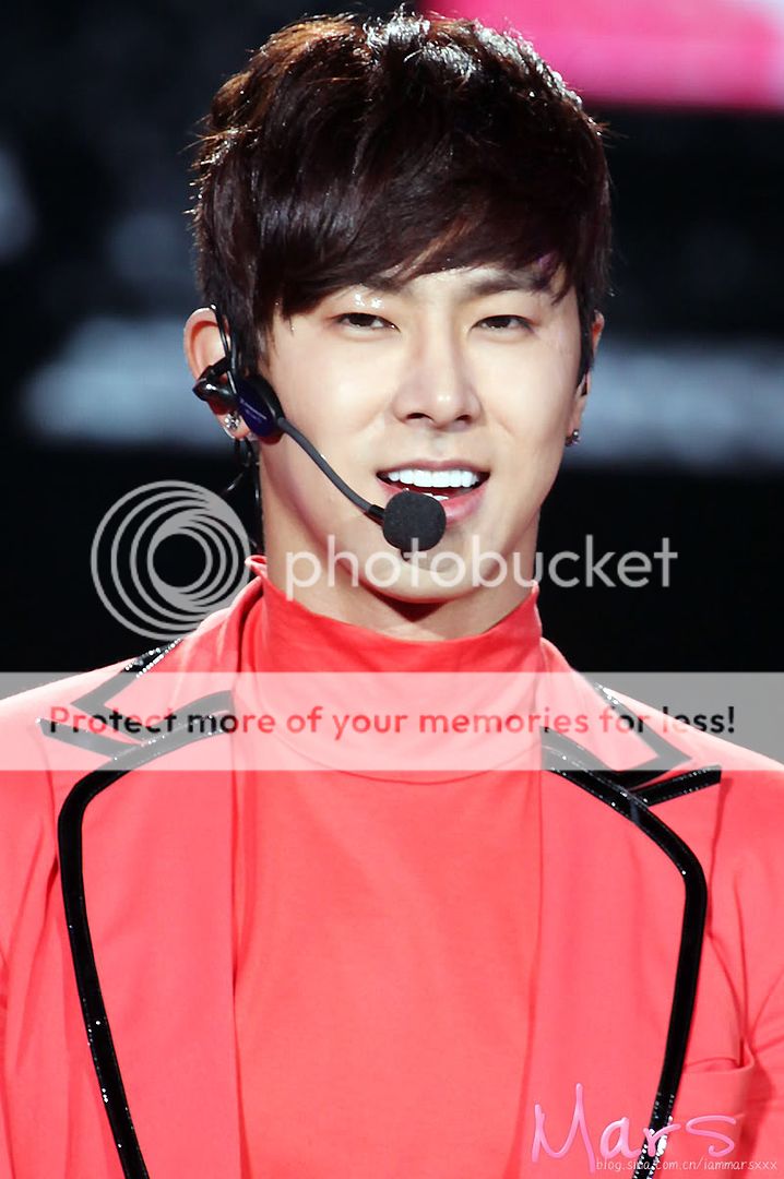 [22.12.12][Pics] Yunho - Sichuan TV New Year's Eve Concert 6B4AEF6C4850A65970F24C4C99D7DE317BEC9072EB3C0_800_1203