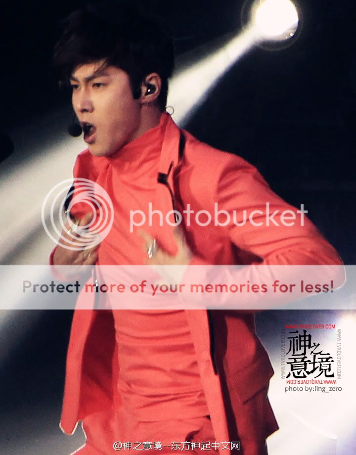 [22.12.12][Pics] Yunho - Sichuan TV New Year's Eve Concert 6fb00cdcgw1e042rfa413j