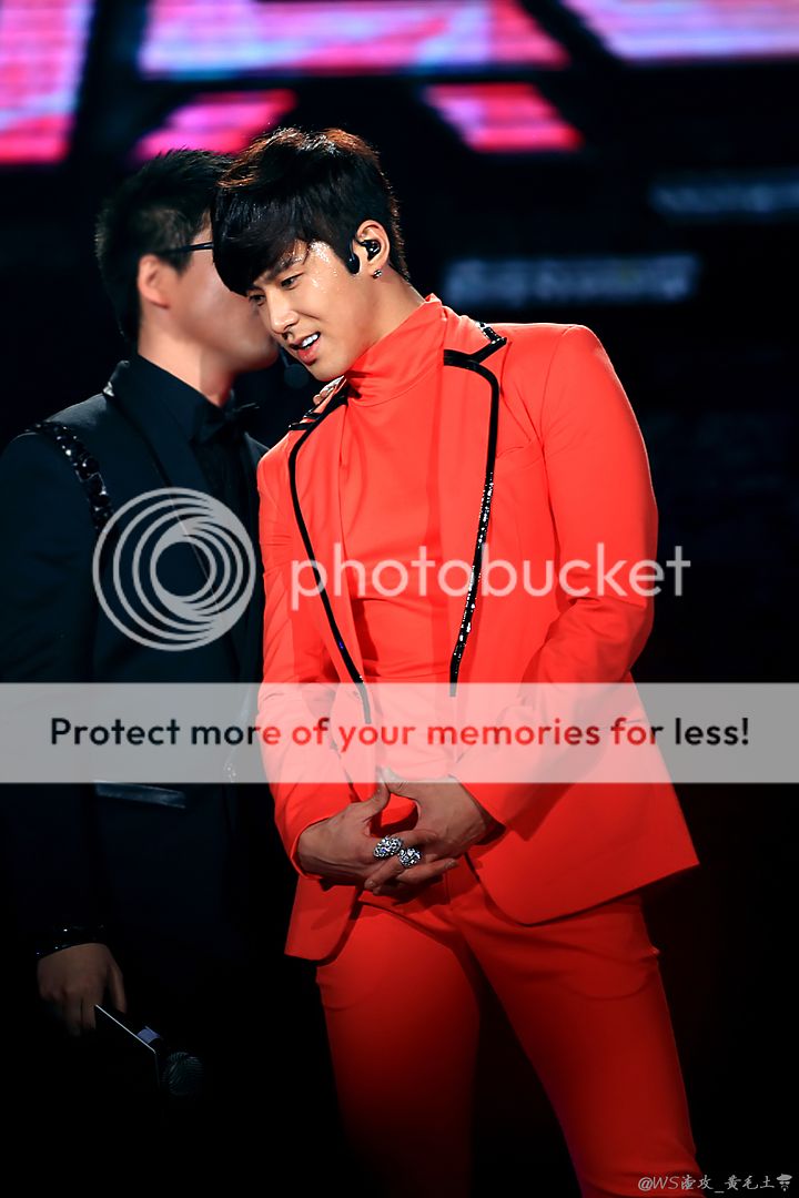 [22.12.12][Pics] Yunho - Sichuan TV New Year's Eve Concert CAEA96D99D47013884312B0E038EFD04FDB963F6BD510_1000_1500