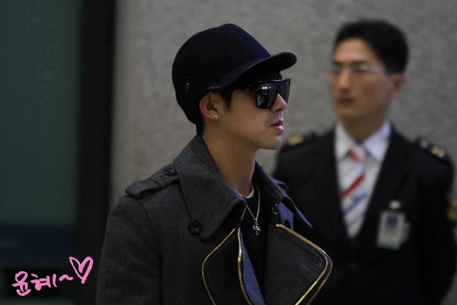 [23.12.12][Pics] Yunho - Incheon Airport (Back Korea) A738e4628c4fa3d8e3e48add9a02ef8d_HUDjHAOPjsiTTLWCazWtB