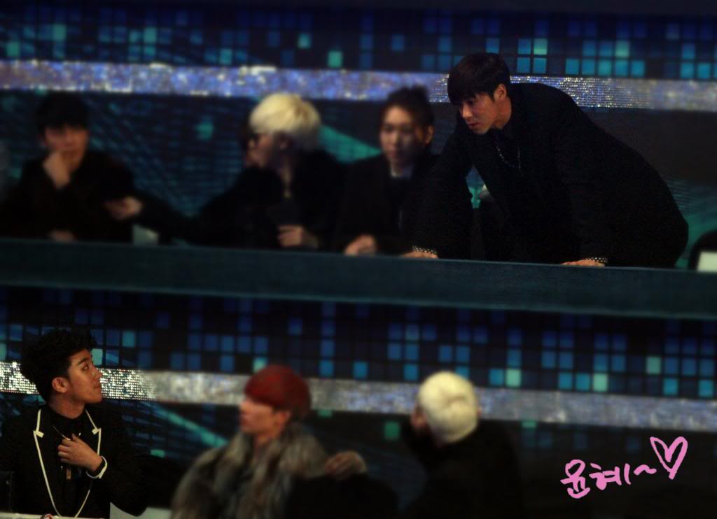 [29.12.12][Pics+Gifs] Yunho - SBS Gayo Daejun A738e4628c4fa3d8e3e48add9a02ef8d_anEiMqeW5yU3uy_zpsdfbfbb9e