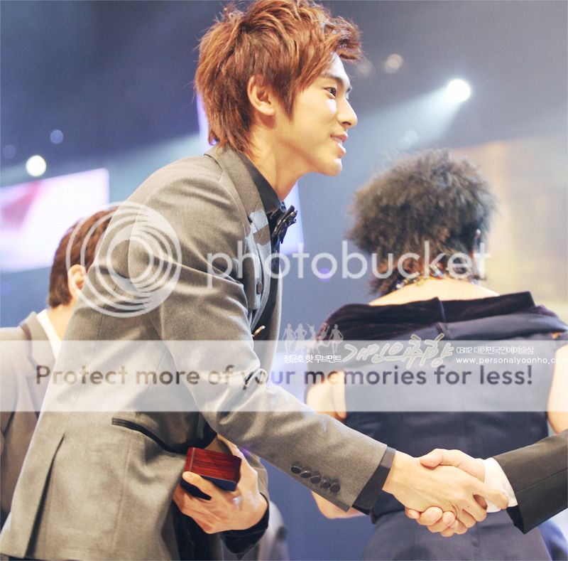 [2008.11.12] [Pics] YunHo - 15th Korean Entertainment Awards F0059555_491bf26af418f