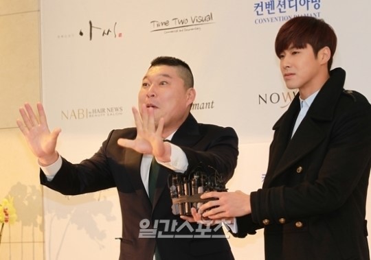 [15.12.12][Pics] Yunho - Attended Hongrokgi Wedding Htm_20121216131753289_59_20121216131812