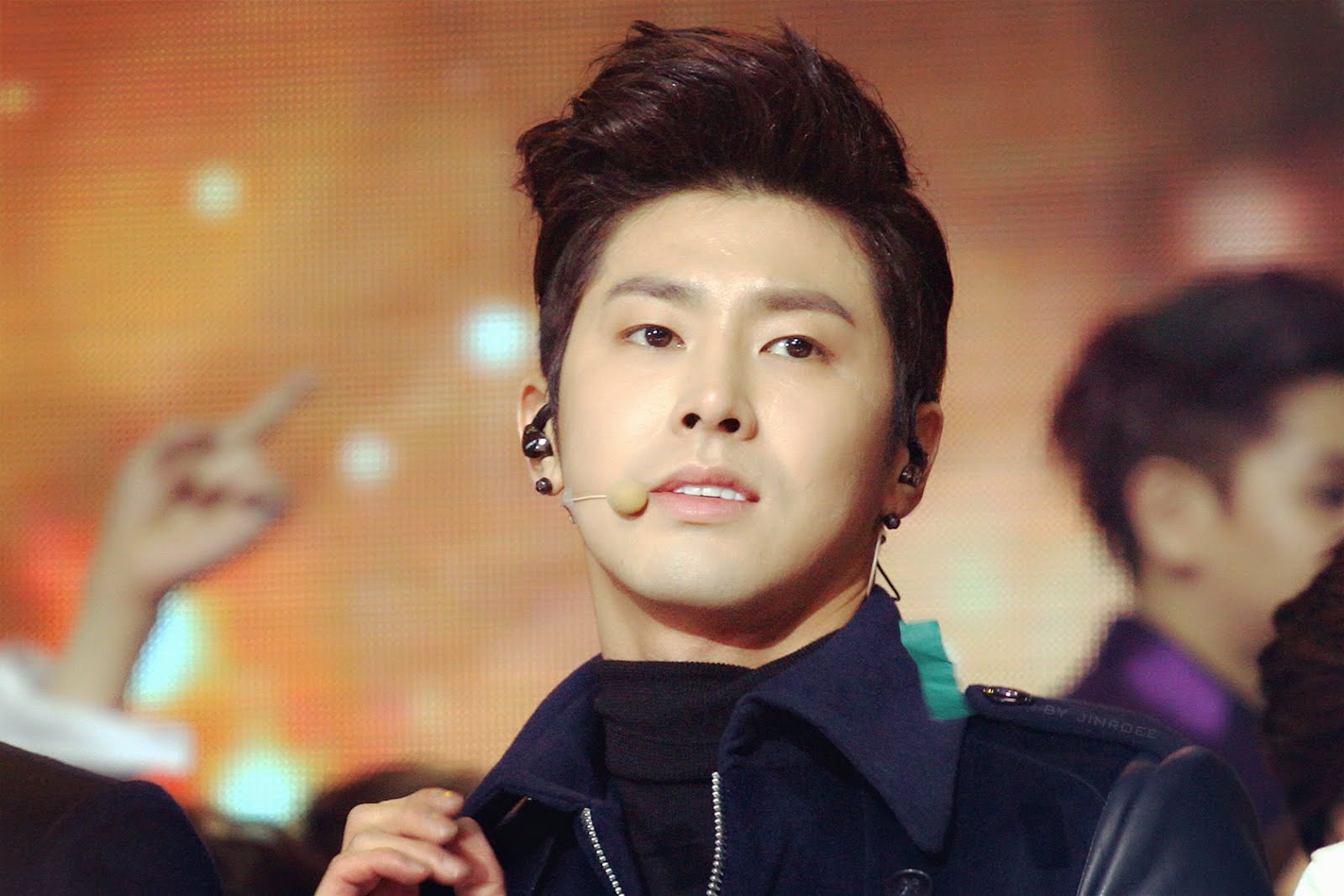 [21.12.12][Pics] Yunho - KBS Music Bank Year End Christmas Special Jr3