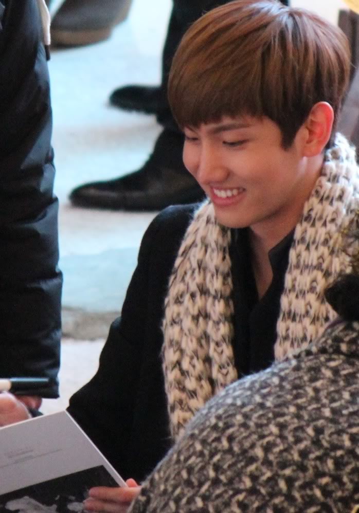 [08.12.12][Pics] Changmin - "Humanoids" Fansign Event in Yeouido Tumblr_meqzttQ0nD1rj74hmo1_r2_1280