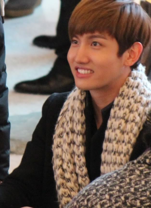 [08.12.12][Pics] Changmin - "Humanoids" Fansign Event in Yeouido Tumblr_meqzttQ0nD1rj74hmo2_r9_1280