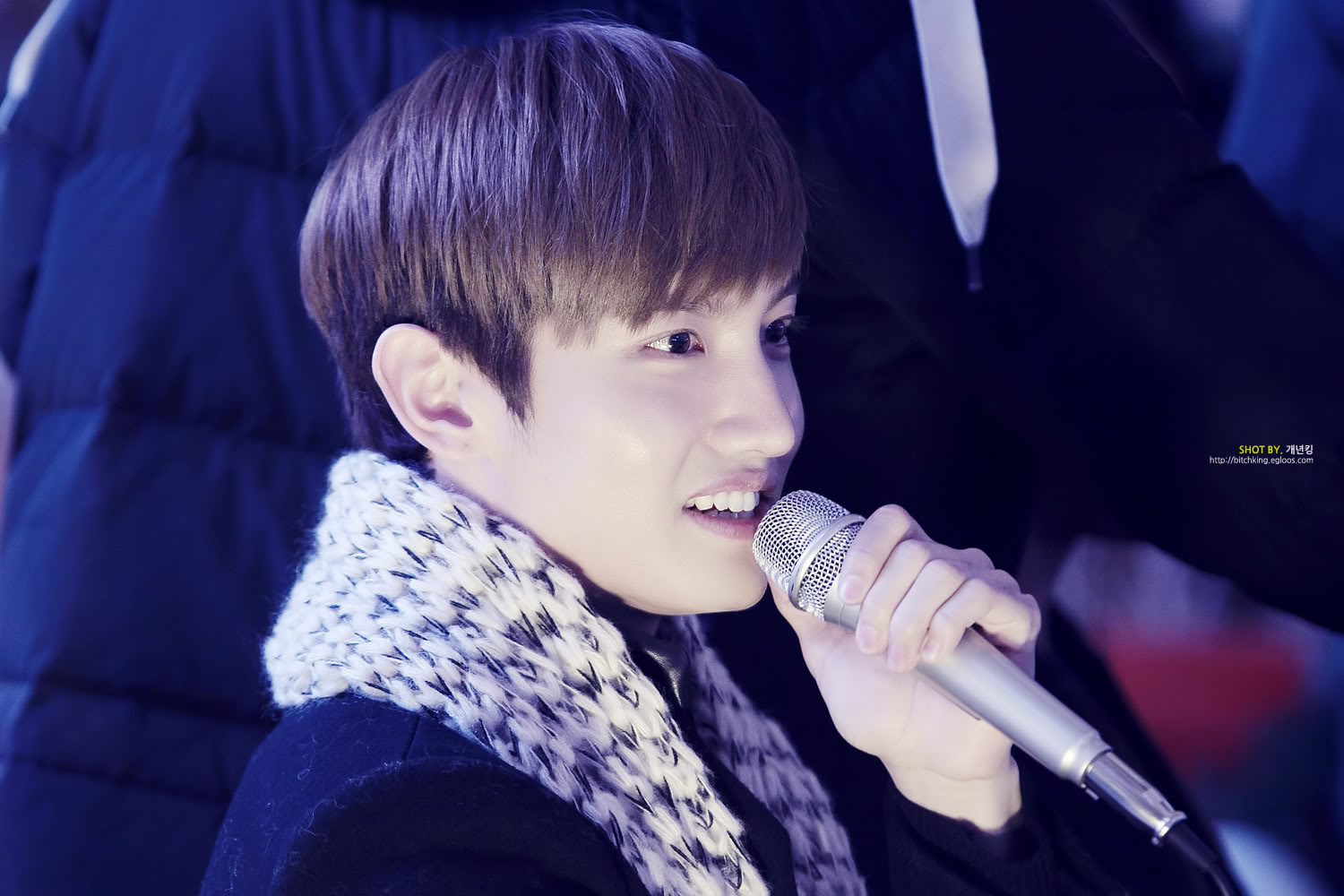 [08.12.12][Pics] Changmin - "Humanoids" Fansign Event in Yeouido 007-1