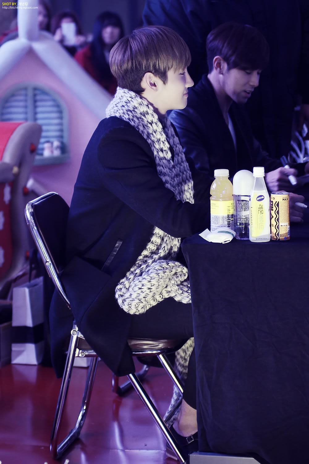 [08.12.12][Pics] Changmin - "Humanoids" Fansign Event in Yeouido 008-1