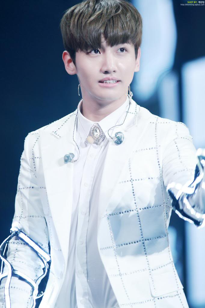 [29.12.12][Pics] Changmin - SBS Gayo Daejun 009-2_zps15798150