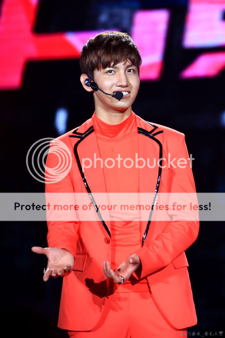 [22.12.12][Pics] Changmin - Sichuan TV New Year's Eve Concert 0AE9CBF1A1C92096620B48D2A334D7CAF3A2589B2042F_1000_1500