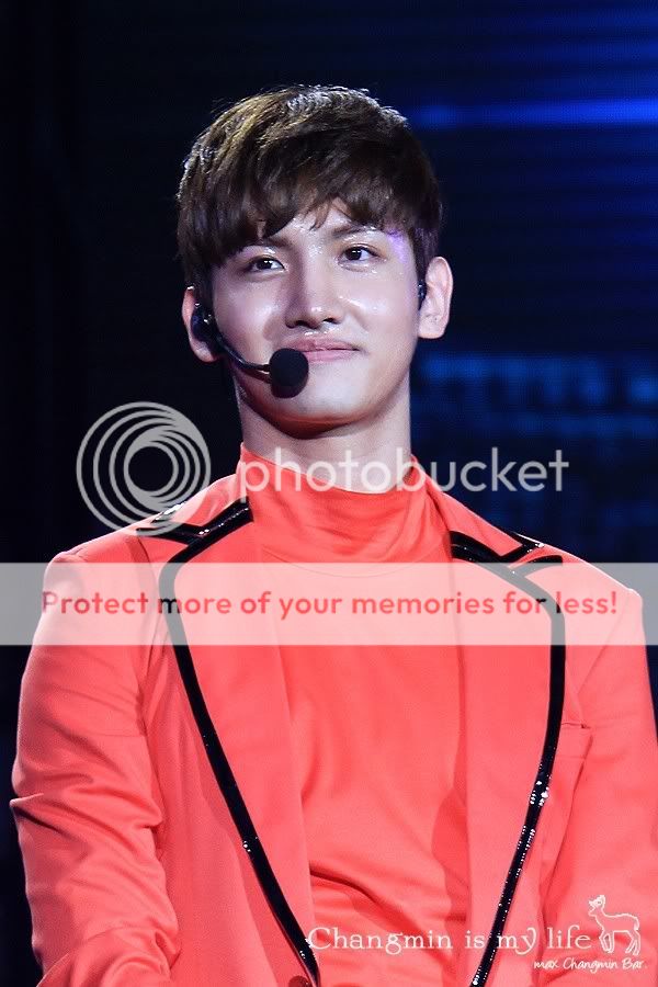 [22.12.12][Pics] Changmin - Sichuan TV New Year's Eve Concert 12-5