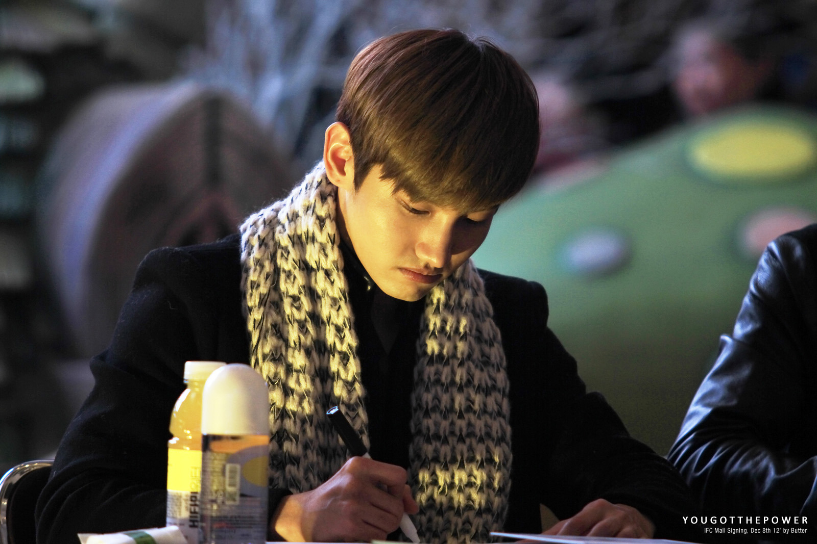 [08.12.12][Pics] Changmin - "Humanoids" Fansign Event in Yeouido 14-4