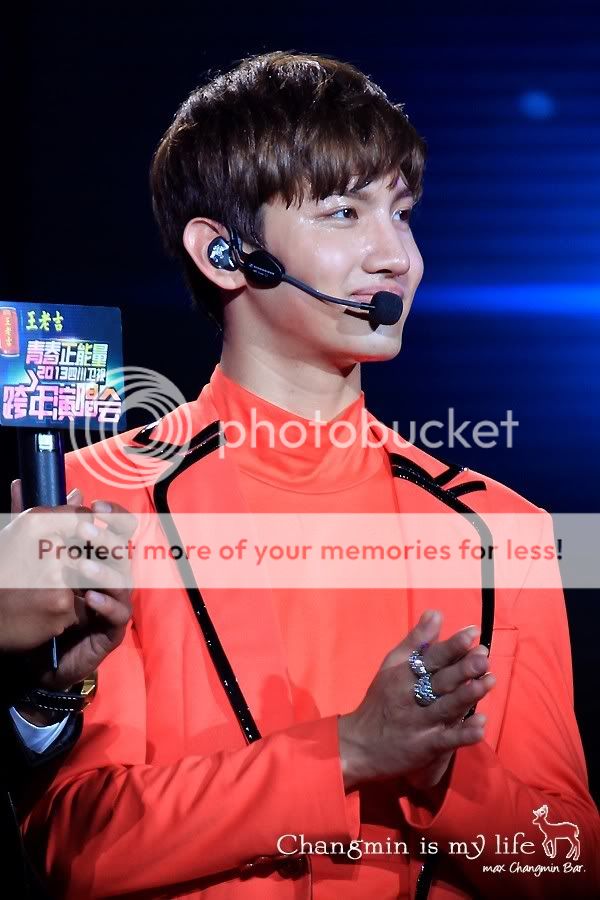 [22.12.12][Pics] Changmin - Sichuan TV New Year's Eve Concert 16-4