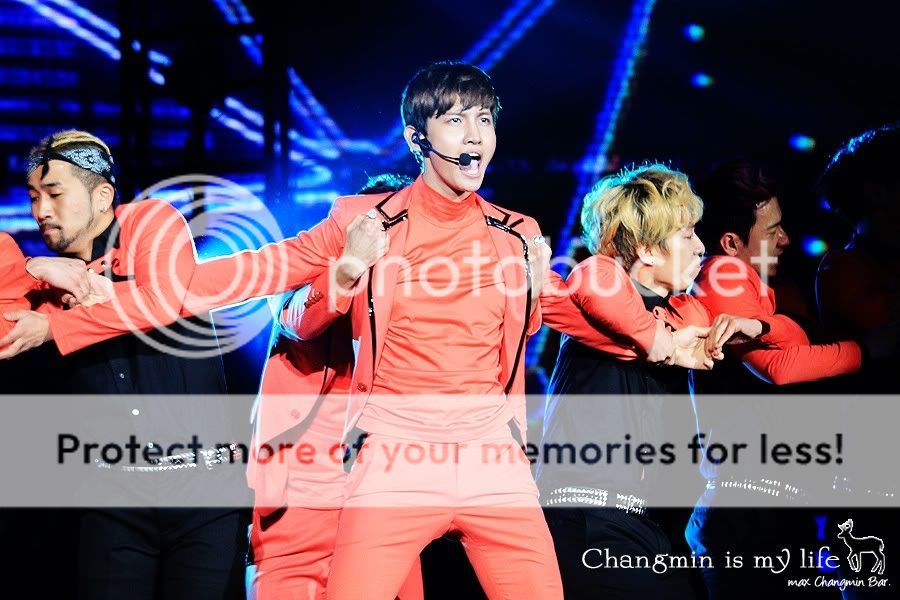 [22.12.12][Pics] Changmin - Sichuan TV New Year's Eve Concert 2-5