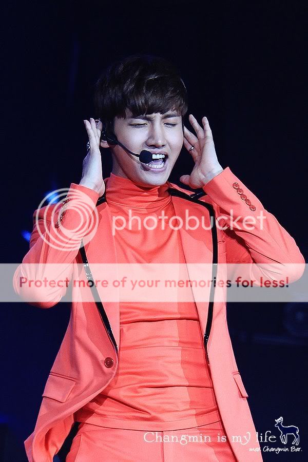 [22.12.12][Pics] Changmin - Sichuan TV New Year's Eve Concert 26-5