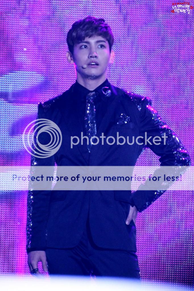 [11.10.12][Pics] Changmin - Nongshim Love Sharing Concert 3-3