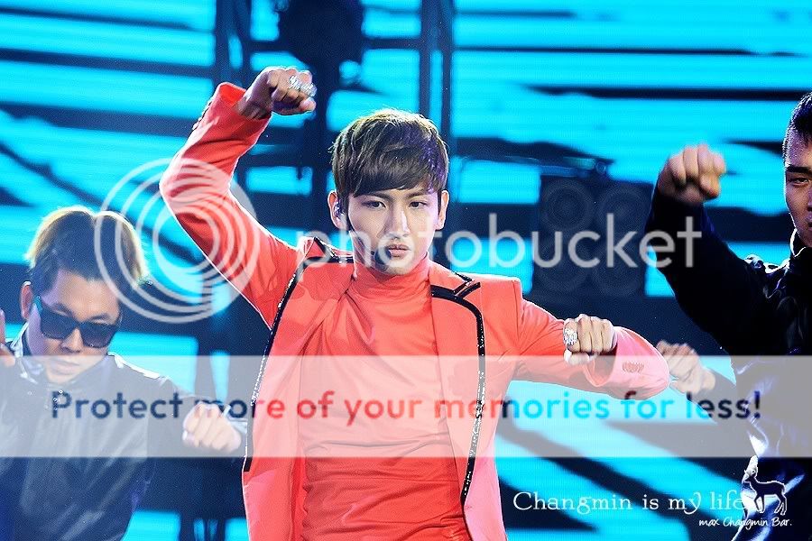 [22.12.12][Pics] Changmin - Sichuan TV New Year's Eve Concert 4-5