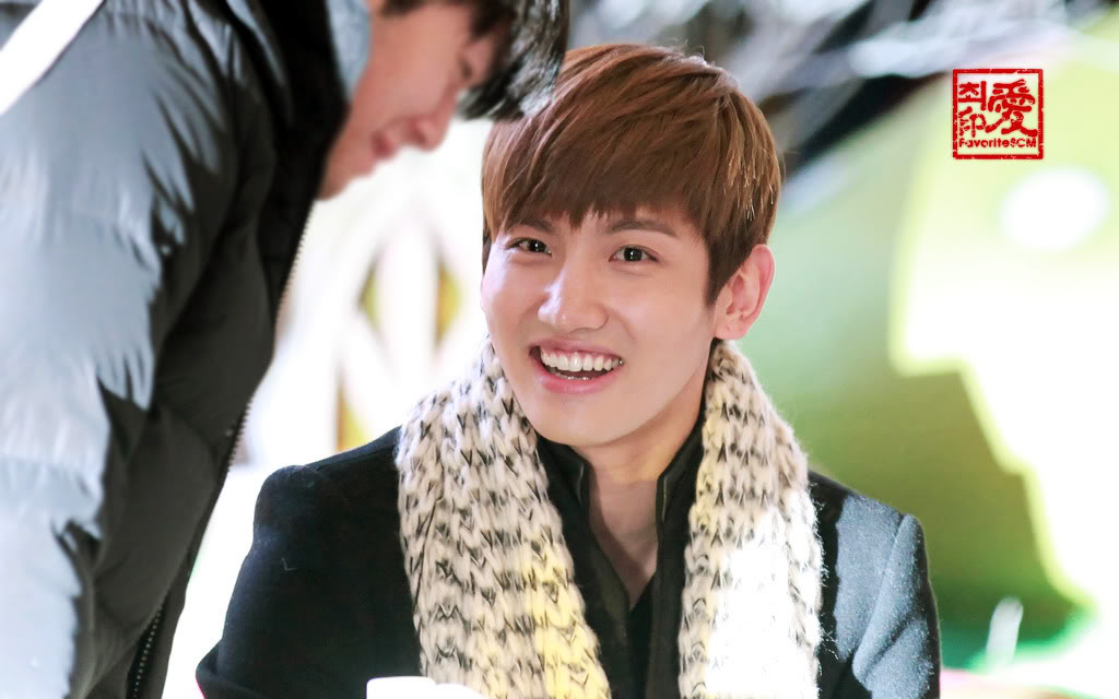 [08.12.12][Pics] Changmin - "Humanoids" Fansign Event in Yeouido 55528647201212091848472249554640498_011