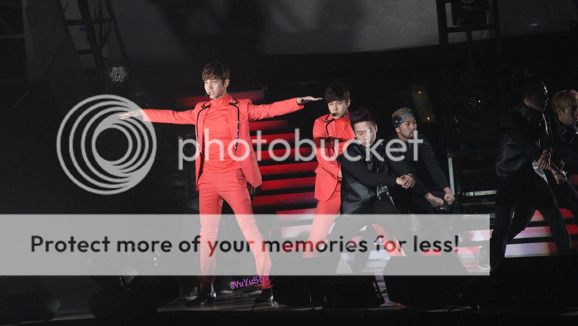 [22.12.12][Pics] Changmin - Sichuan TV New Year's Eve Concert 66b6373bgw1e03q03d6ofj