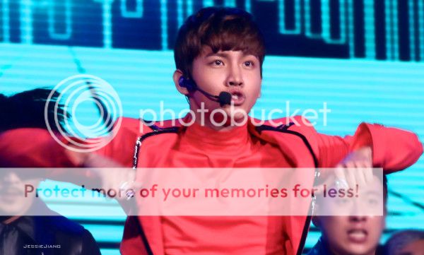 [22.12.12][Pics] Changmin - Sichuan TV New Year's Eve Concert 706680763