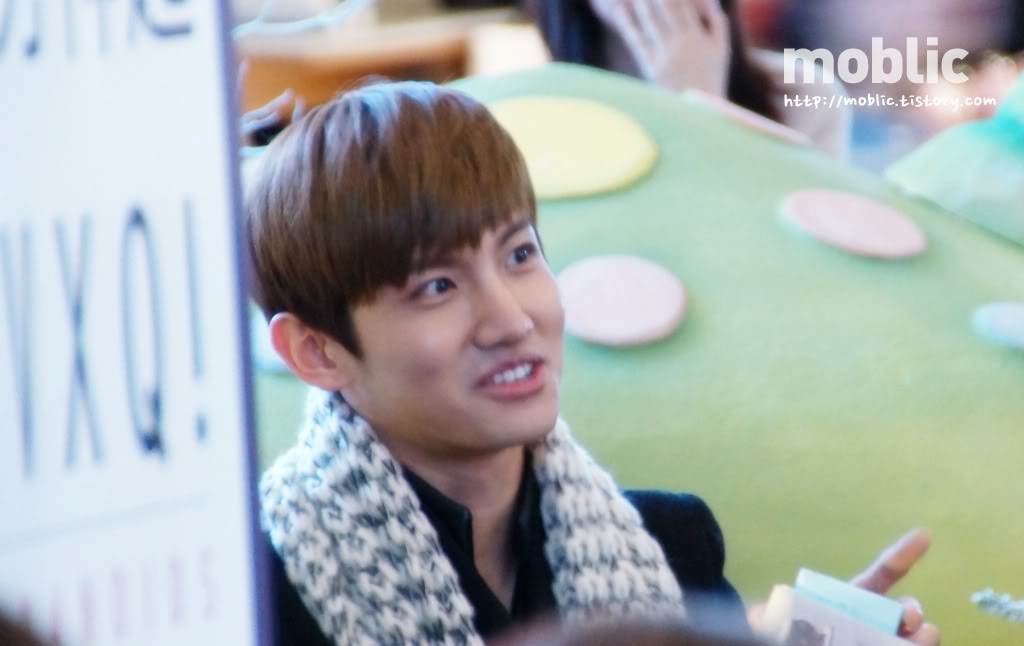 [08.12.12][Pics] Changmin - "Humanoids" Fansign Event in Yeouido DSC02096