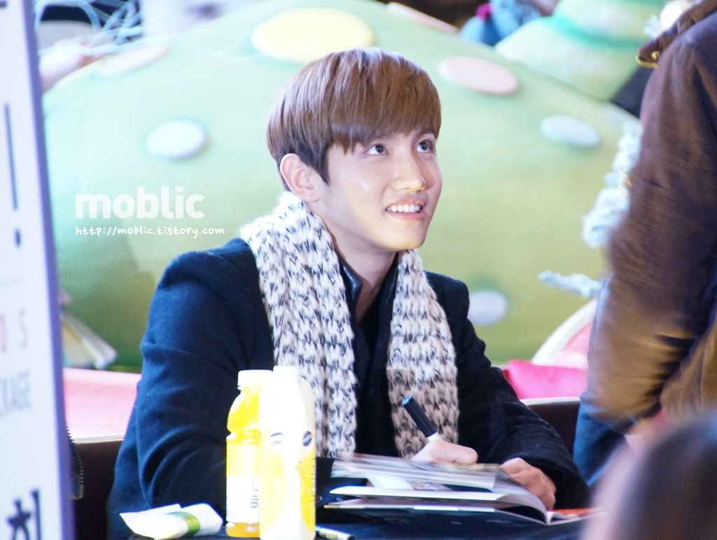 [08.12.12][Pics] Changmin - "Humanoids" Fansign Event in Yeouido DSC02411