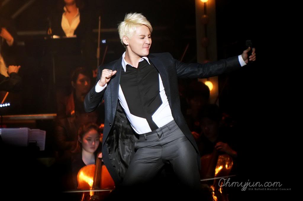 [30.12.12][Pics] Junsu - XIA 2012 Ballad & Musical Concert with Ochestra (Day 2) 02_copy_zpsa2634126