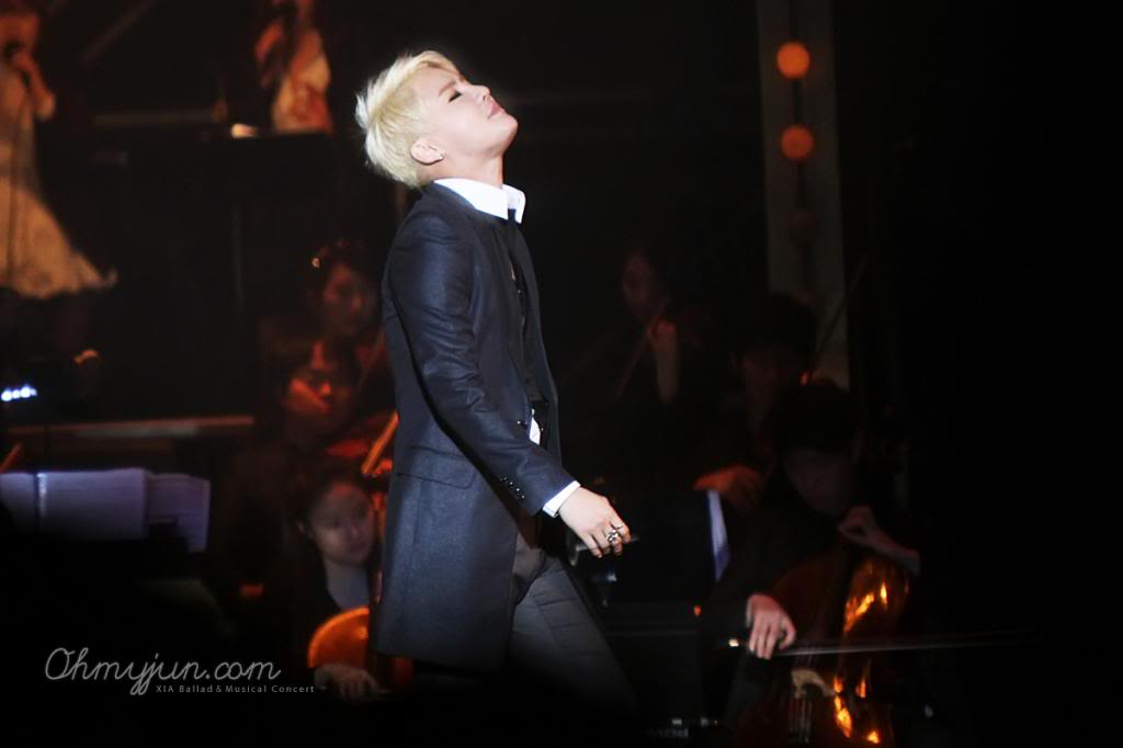 [30.12.12][Pics] Junsu - XIA 2012 Ballad & Musical Concert with Ochestra (Day 2) 05_copy_zps518782f6