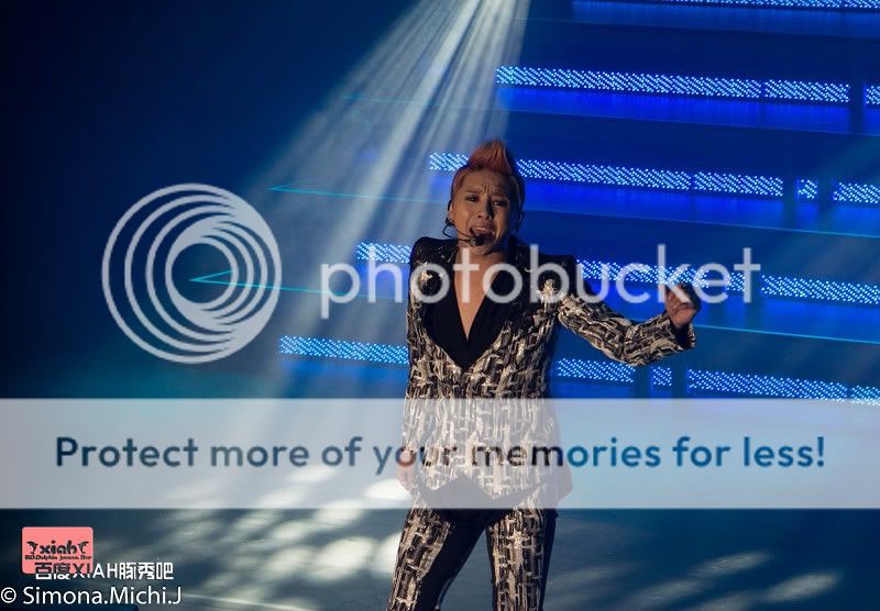 [30.11.12][Pics] Xia Junsu - The 1st World Tour Concert in Oberhausen ,Germany 14568bcad1c8a786e7ca41e76709c93d71cf503b