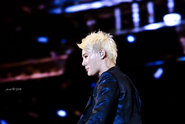 [31.12.12][Pics] Junsu - XIA 2012 Ballad & Musical Concert with Ochestra (Day 3) 2314