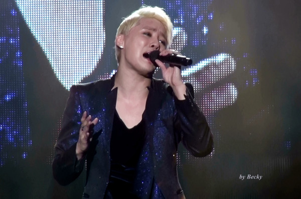 [31.12.12][Pics] Junsu - XIA 2012 Ballad & Musical Concert with Ochestra (Day 3) 2320