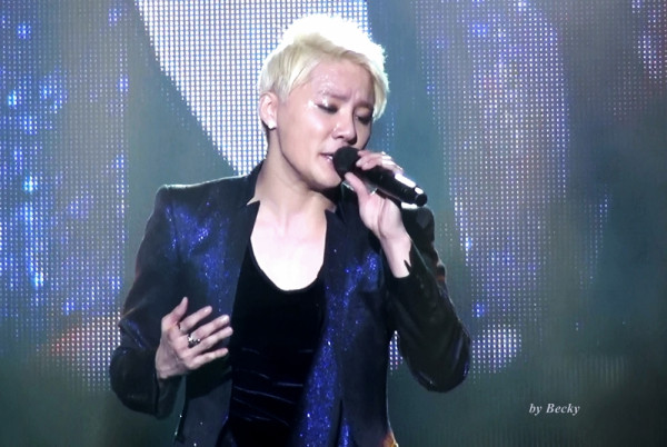 [31.12.12][Pics] Junsu - XIA 2012 Ballad & Musical Concert with Ochestra (Day 3) 2321