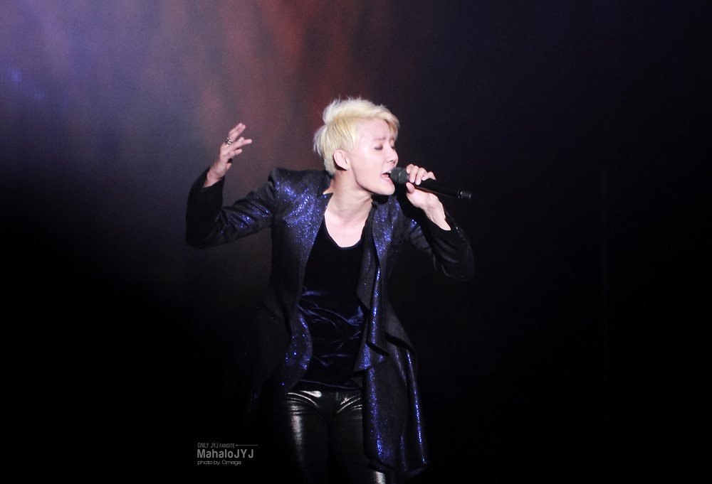 [31.12.12][Pics] Junsu - XIA 2012 Ballad & Musical Concert with Ochestra (Day 3) 2326