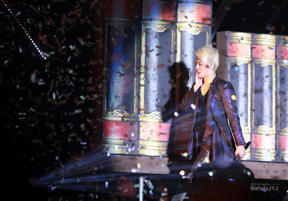 [31.12.12][Pics] Junsu - XIA 2012 Ballad & Musical Concert with Ochestra (Day 3) 2328