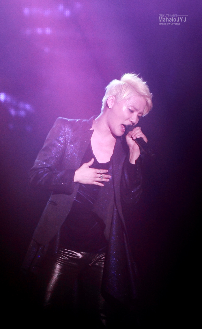 [31.12.12][Pics] Junsu - XIA 2012 Ballad & Musical Concert with Ochestra (Day 3) 2329