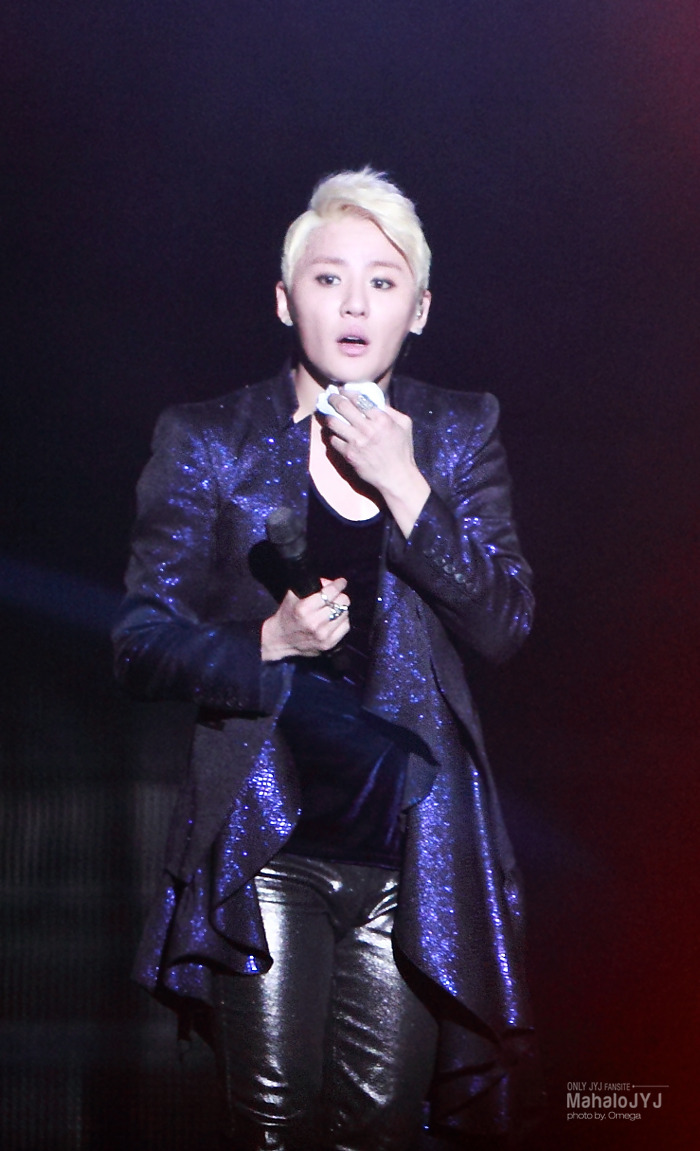 [31.12.12][Pics] Junsu - XIA 2012 Ballad & Musical Concert with Ochestra (Day 3) 2330