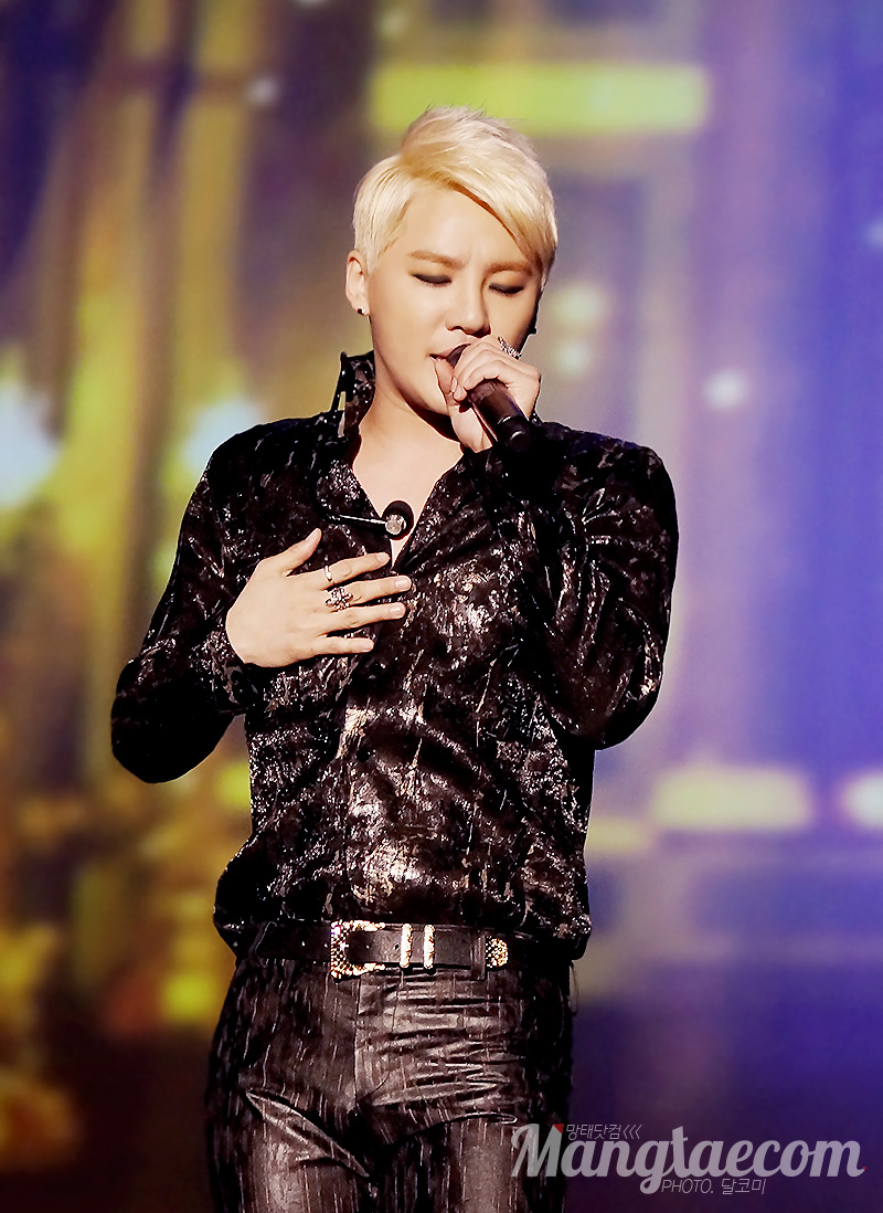 [31.12.12][Pics] Junsu - XIA 2012 Ballad & Musical Concert with Ochestra (Day 3) 2339