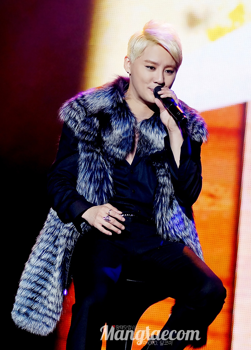 [31.12.12][Pics] Junsu - XIA 2012 Ballad & Musical Concert with Ochestra (Day 3) 2341