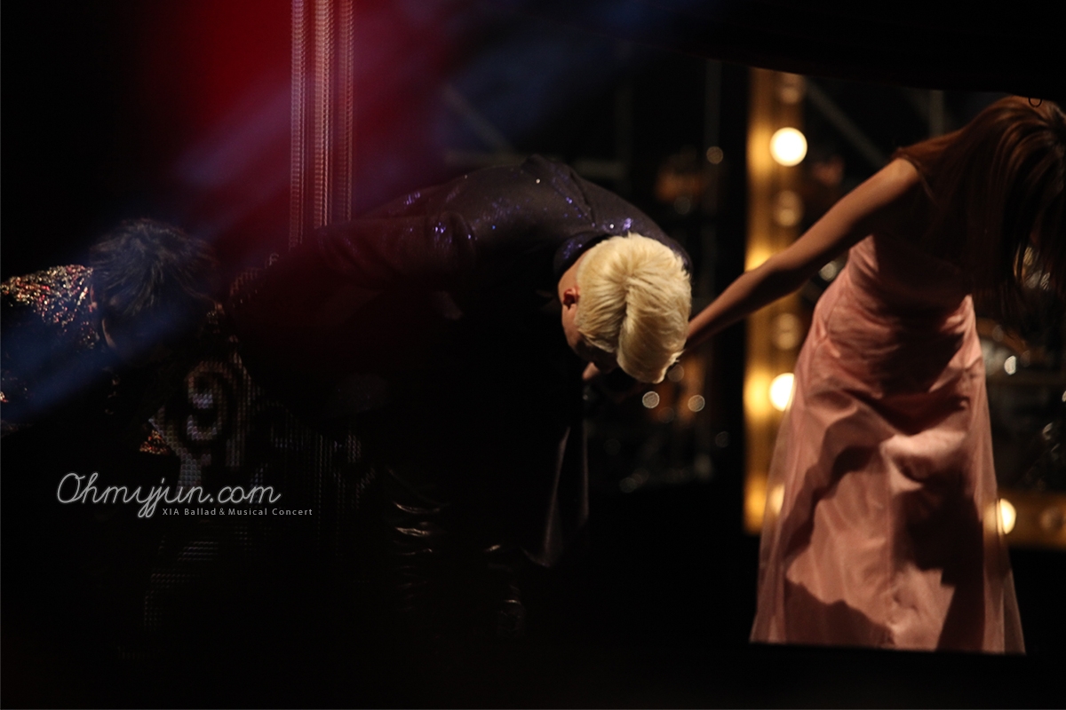 [31.12.12][Pics] Junsu - XIA 2012 Ballad & Musical Concert with Ochestra (Day 3) 2345