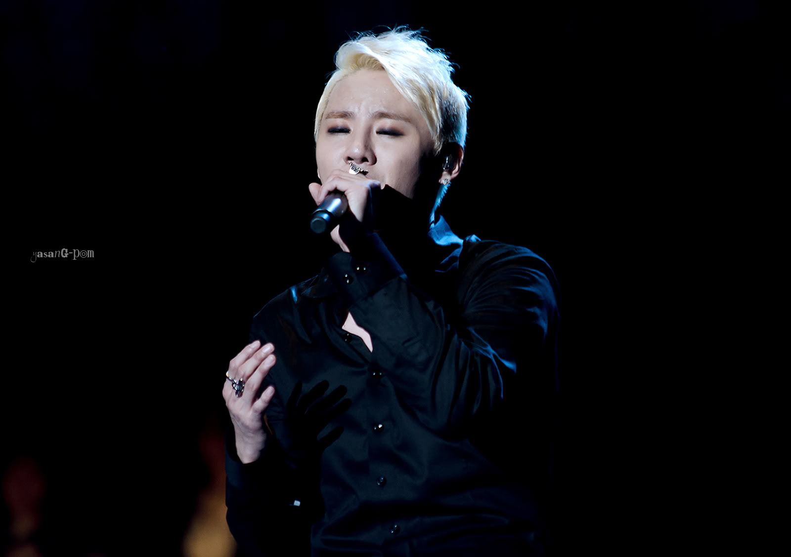 [31.12.12][Pics] Junsu - XIA 2012 Ballad & Musical Concert with Ochestra (Day 3) 235