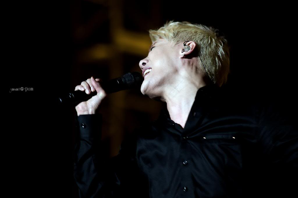 [31.12.12][Pics] Junsu - XIA 2012 Ballad & Musical Concert with Ochestra (Day 3) 311_zpsad5e5763