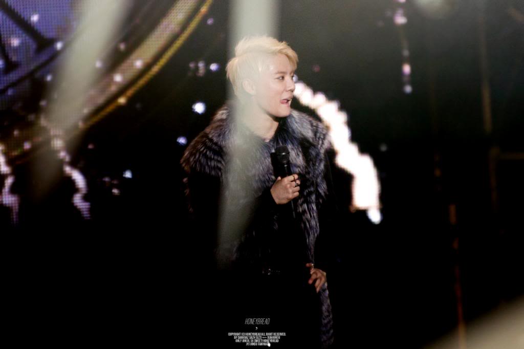 [31.12.12][Pics] Junsu - XIA 2012 Ballad & Musical Concert with Ochestra (Day 3) 3124_zps602cf334