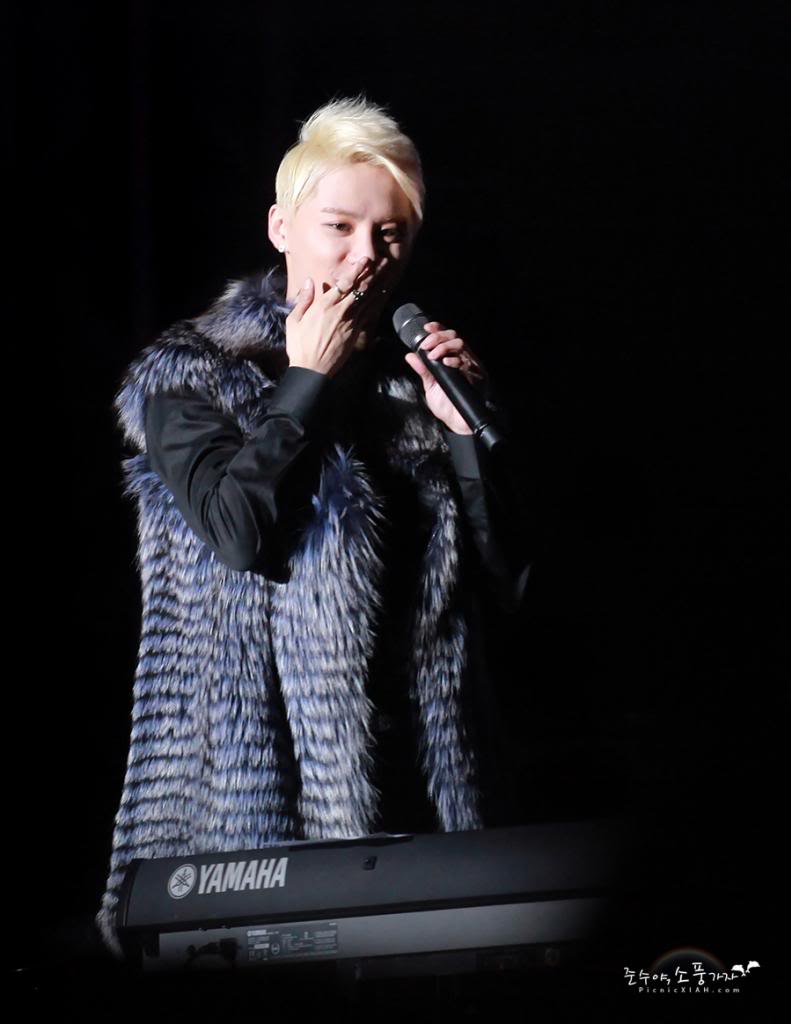 [31.12.12][Pics] Junsu - XIA 2012 Ballad & Musical Concert with Ochestra (Day 3) 318_zps743b3dd8