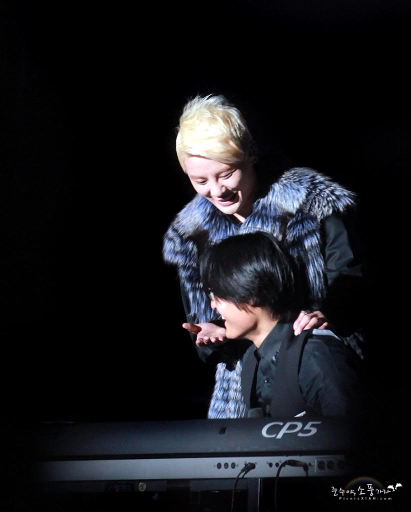 [31.12.12][Pics] Junsu - XIA 2012 Ballad & Musical Concert with Ochestra (Day 3) 319_zps4f468ca1