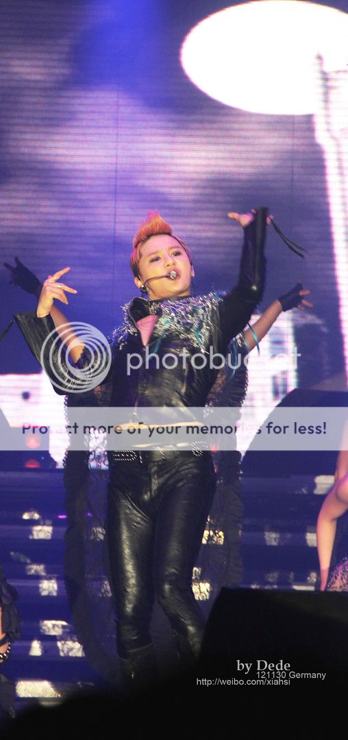 [30.11.12][Pics] Xia Junsu - The 1st World Tour Concert in Oberhausen ,Germany 5c5cb62egw1dzg3hpjzrqj