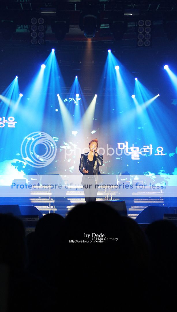 [30.11.12][Pics] Xia Junsu - The 1st World Tour Concert in Oberhausen ,Germany 5c5cb62egw1dzg4iw468yj