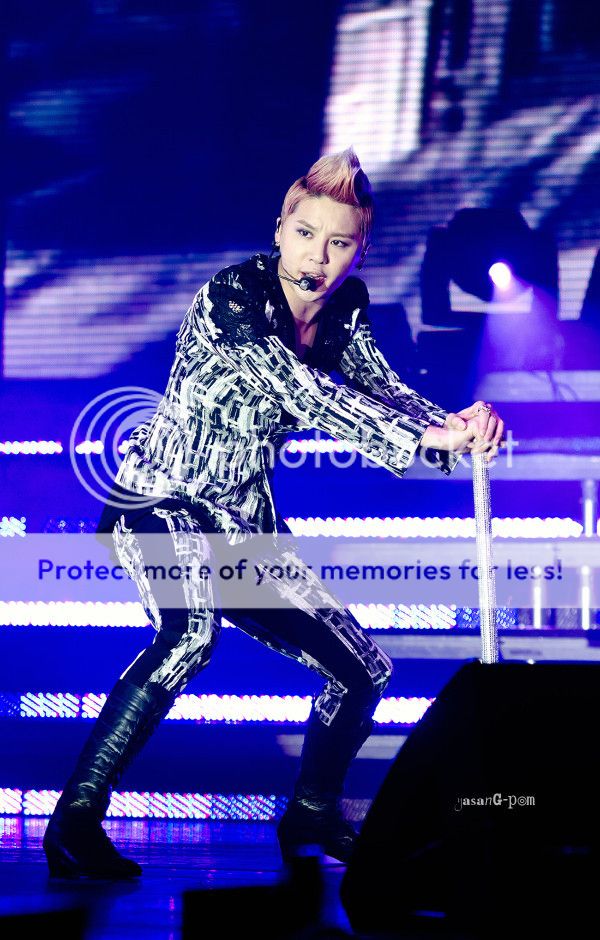 [30.11.12][Pics] Xia Junsu - The 1st World Tour Concert in Oberhausen ,Germany 696131375